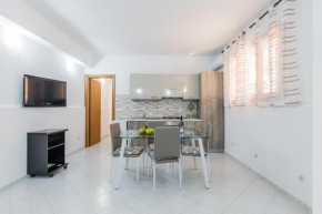 Anna's house near the sandy beach and with wifi Avola